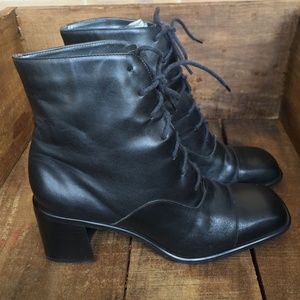Connie Women Leather Fantasy Ankle Boots Black 6M